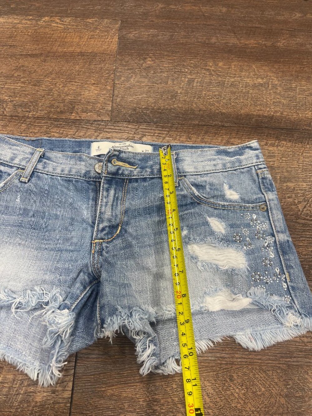 Abercrombie & Fitch Distressed Rhinestone Denim Shorts Size 4 W27 - Picture 7 of 7